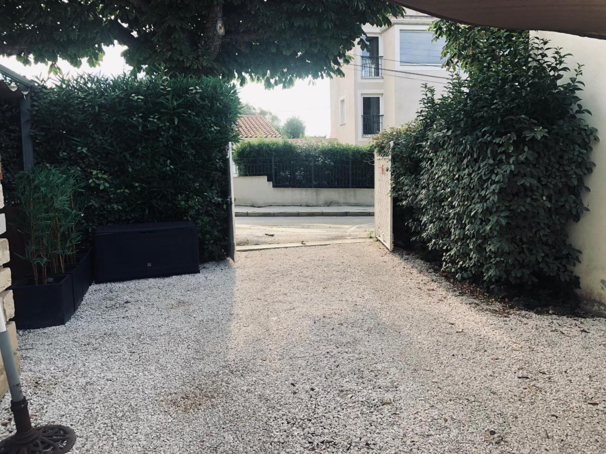 Votre Sejour A Sanary Dans Bas De Villa Avec Terrasse Vegetalisee Et Abritee Exposition Est Sud Ouest A 400M Du Centre Ville En Zone Pietonne Ou Tout Peut Se Faire A Pied Sanary-sur-Mer Dış mekan fotoğraf